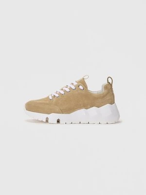 Zdjęcie produktu Sneakersy niskie Pierre Hardy