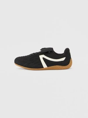 Sneakersy niskie Simmi London