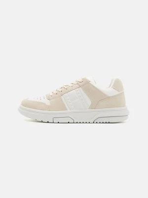 Zdjęcie produktu Sneakersy niskie Tommy Jeans mleczny