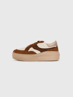 Sneakersy niskie Unisa