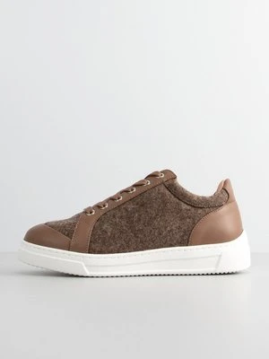 Sneakersy niskie Unisa