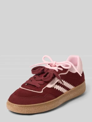 Sneakersy niskie ze skóry welurowej w streetwearowym stylu tamaris