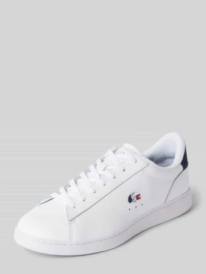 Sneakersy skórzane z wyhaftowanym logo model ‘CARNABY’ Lacoste