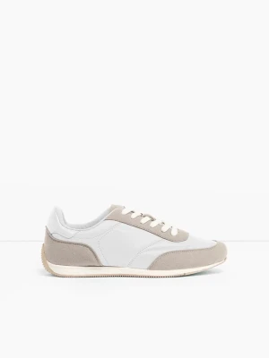 Sneakersy w stylu retro BonPrix biały