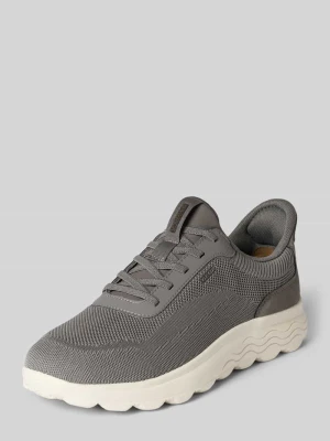 sneakersy wsuwane z profilowaną podeszwą model 'SPHERICA' Geox