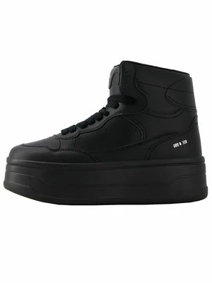 Sneakersy wysokie Bershka