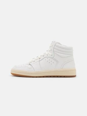 Sneakersy wysokie closed