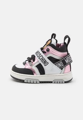 Sneakersy wysokie Moschino