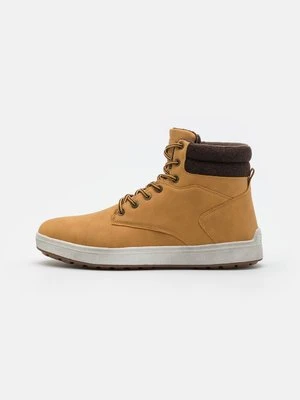 Sneakersy wysokie Pier One