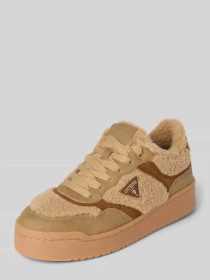 Sneakersy z aplikacją z logo model ‘Miram’ Guess
