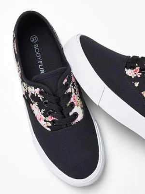 Sneakersy z bawełnianego płótna bonprix