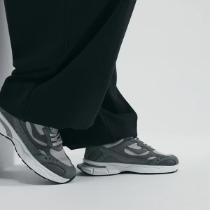 Sneakersy z detalami z imitacji zamszu House