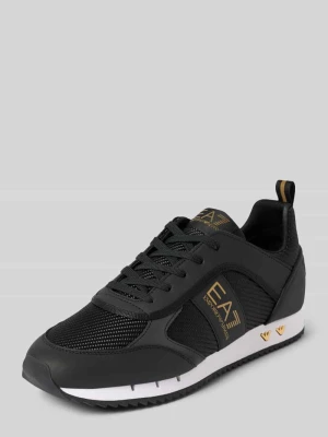 Zdjęcie produktu Sneakersy z detalami z logo EA7 Emporio Armani