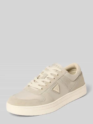 Sneakersy z detale z logo model 'UDDENT' Guess Beżowy