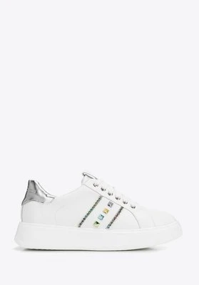 Sneakersy z imitacji skóry z ozdobami biało - srebrne Wittchen