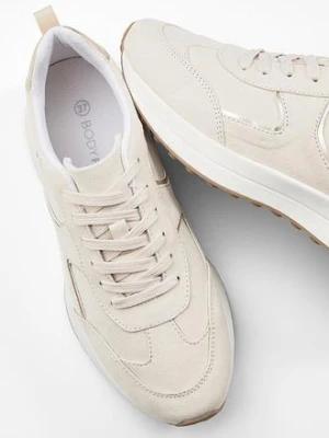 Sneakersy z metalicznymi detalami bonprix