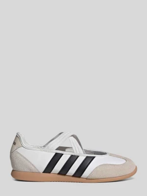 Sneakersy z naturalnej skóry z elastycznymi paskami model 'BARREDA MARY JANE' Adidas Biały