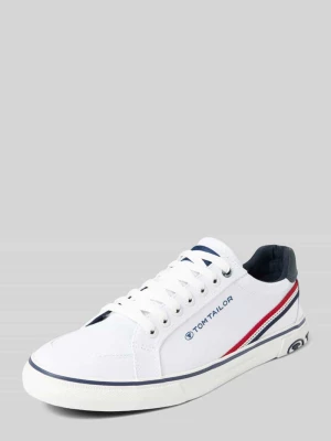 Sneakersy z paskami w kontrastowym kolorze model ‘Basic Canvas Stripe’ Tom Tailor