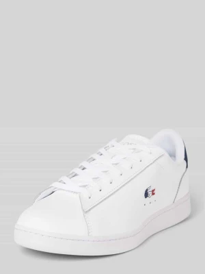 Sneakersy z wyhaftowanym logo model ‘CARNABY’ Lacoste