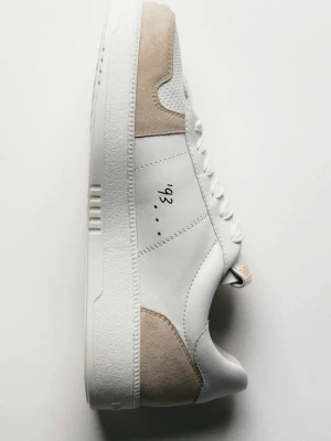 Sneakersy ze skóry i zamszu Patrizia Pepe biały