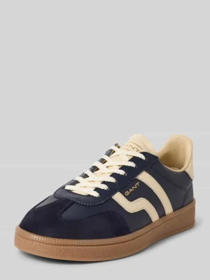 Sneakersy ze skóry naturalnej z wytłoczonym logo model ‘Cuzima’ Gant