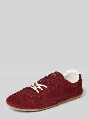 Sneakersy ze skóry ze sznurowaniem i gumową podeszwą ALOHAS Bordowy