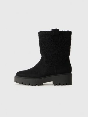 Śniegowce Anna Field