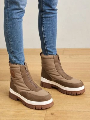 Śniegowce Anna Field