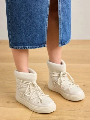 Śniegowce Anna Field