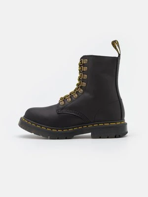 Śniegowce Dr. Martens