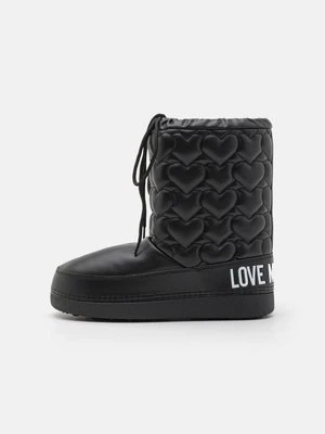 Śniegowce Love Moschino