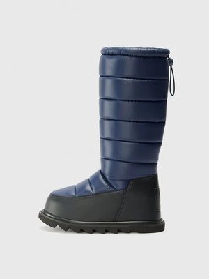 Śniegowce United Nude