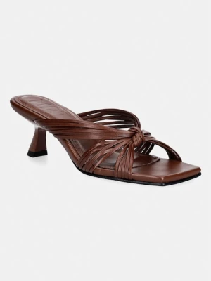 Souliers Martinez klapki skórzane AMANDA