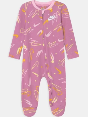 Śpioszki Nike różowy