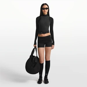 Spodenki damskie z wywijanym pasem 7,5 cm NikeSKIMS Matte - Czerń