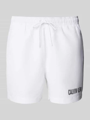 Spodenki kąpielowe o kroju regular fit z nadrukiem z logo Calvin Klein Underwear