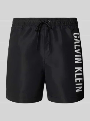 Spodenki kąpielowe o kroju regular fit z nadrukiem z logo Calvin Klein Underwear