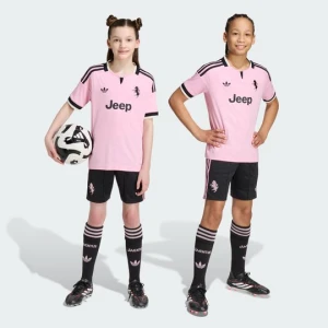 Spodenki wyjazdowe dziecięce Juventus 26 / 27 Adidas czarny