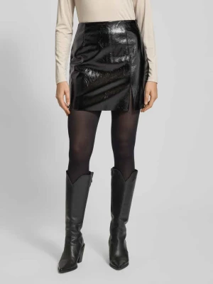 Spódnica mini z imitacji skóry lakierowanej model ‘NELLY’ Vero Moda