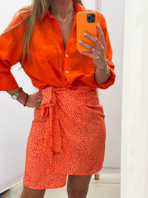 Spódnica pomarańczowa w kropki wysoki stan wiązana polska produkcja Isobel PERFE