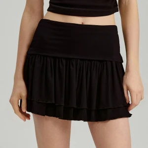 Spódnico-spodenki z wywiniętym pasem i falbankami czarne House