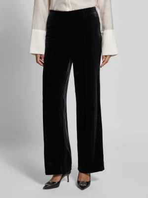 Spodnie aksamitne o kroju relaxed fit z elastycznym pasem model ‘SHANNA’ Vero Moda Czarny