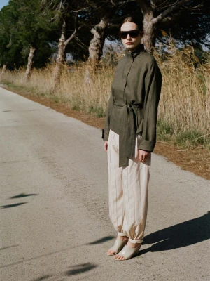 Spodnie balloon z lyocellu w paski kremowy / écru - Kobieta - - MANGO