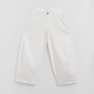 Spodnie barrel fit low waist kremowe House kremowy