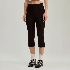 Spodnie capri o dopasownym kroju czarne House