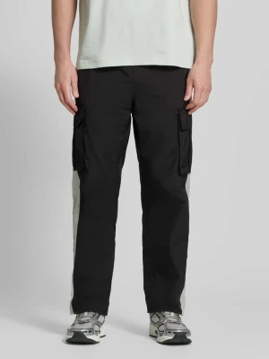 Spodnie cargo o kroju regular fit z aplikacją z metką model 'COLAS262' HUGO