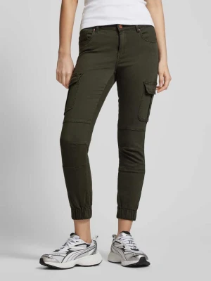 Spodnie cargo o kroju regular fit z kieszeniami cargo Only Oliwkowy