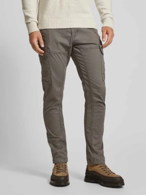 Spodnie cargo o kroju slim fit z wpuszczanymi kieszeniami camel active