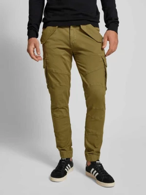 Spodnie cargo o kroju tapered fit z kieszeniami z patką model ‘COMBAT PANT’ alpha industries