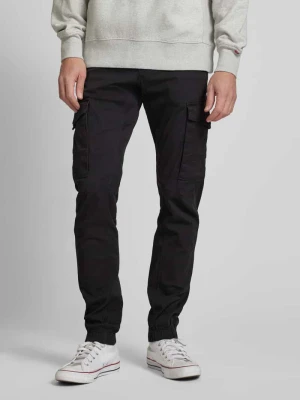 Spodnie cargo o kroju tapered fit ze szlufkami na pasek model ‘PAUL FLAKE’ jack & jones